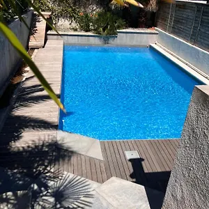 2 Pieces Rez-de-jardin Dans Maison Avec Piscine Apartment